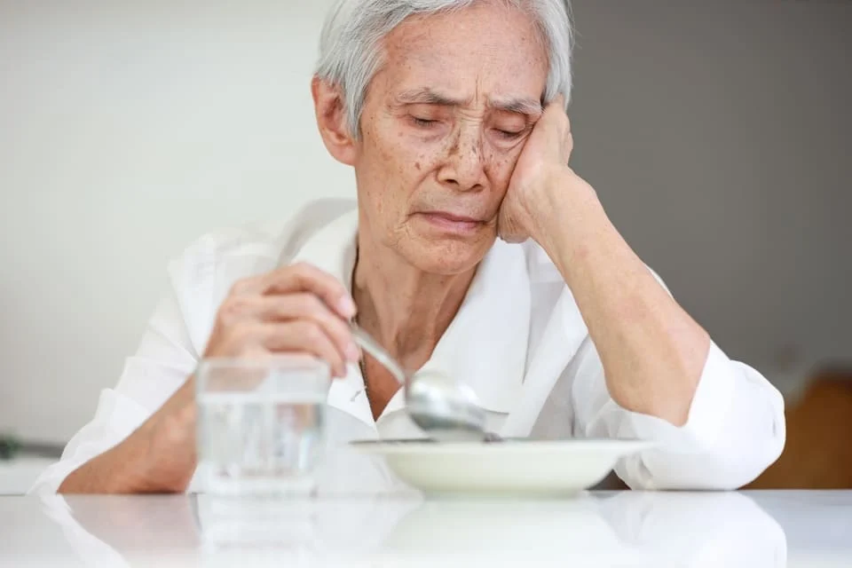 失智症從咬不動開始！刷牙、咀嚼將有助減緩失智