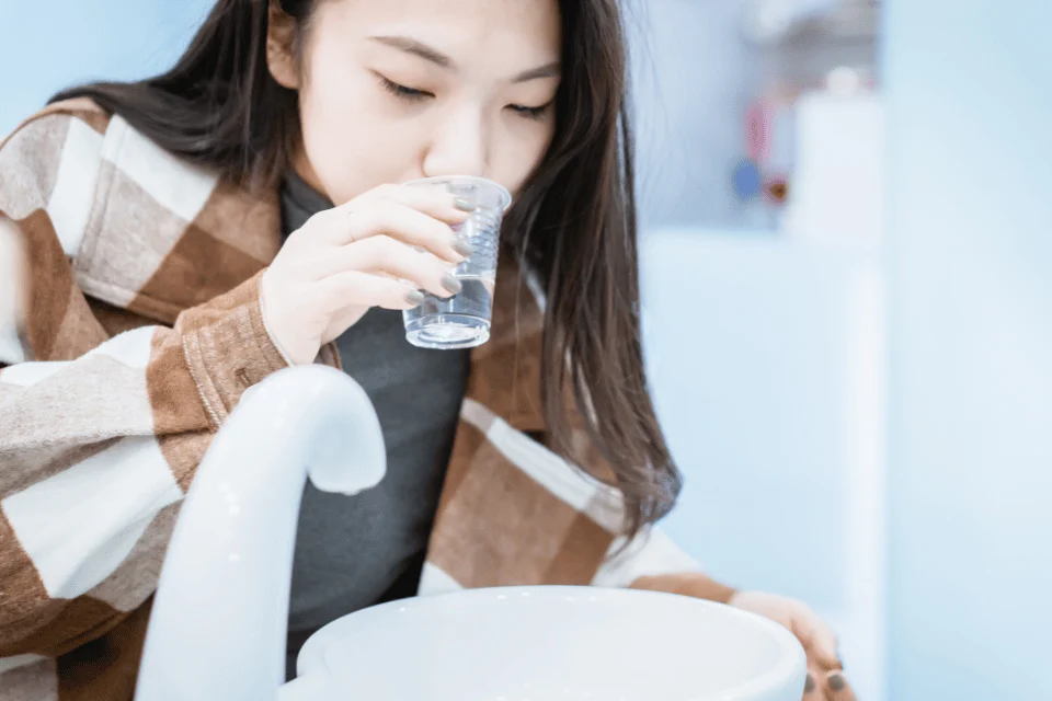 牙齦發炎鹽水漱口有效嗎？3種方法為你減緩疼痛！