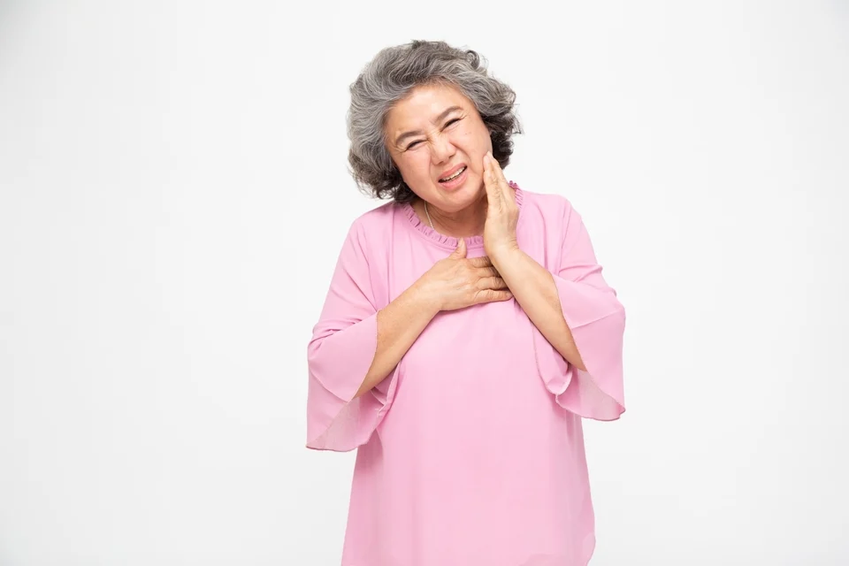 配戴BPS吸附式活動假牙前，這4件事你一定要知道