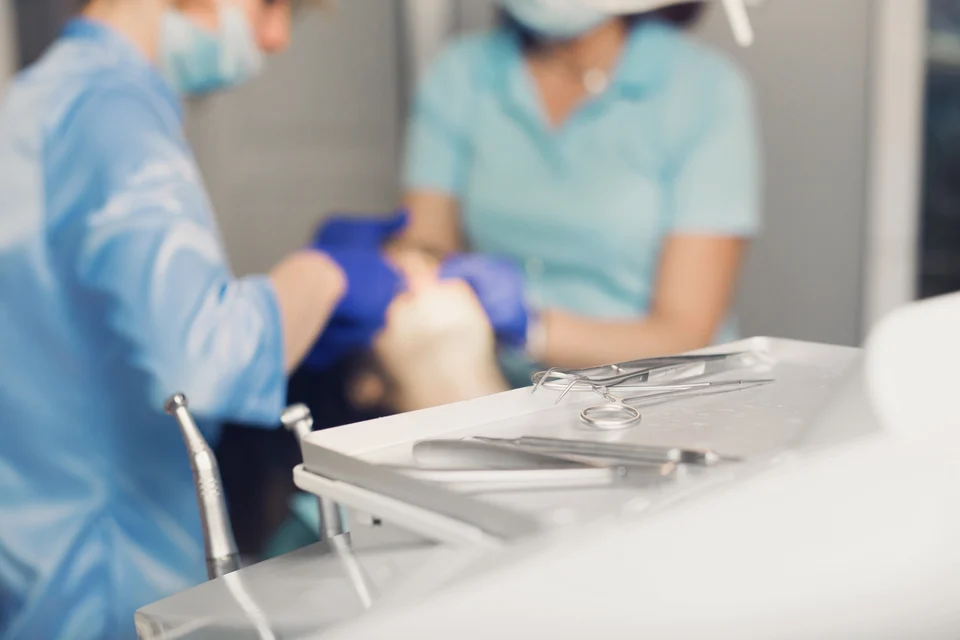 自體植牙能用一輩子嗎?決定自體植牙壽命長短的4大關鍵