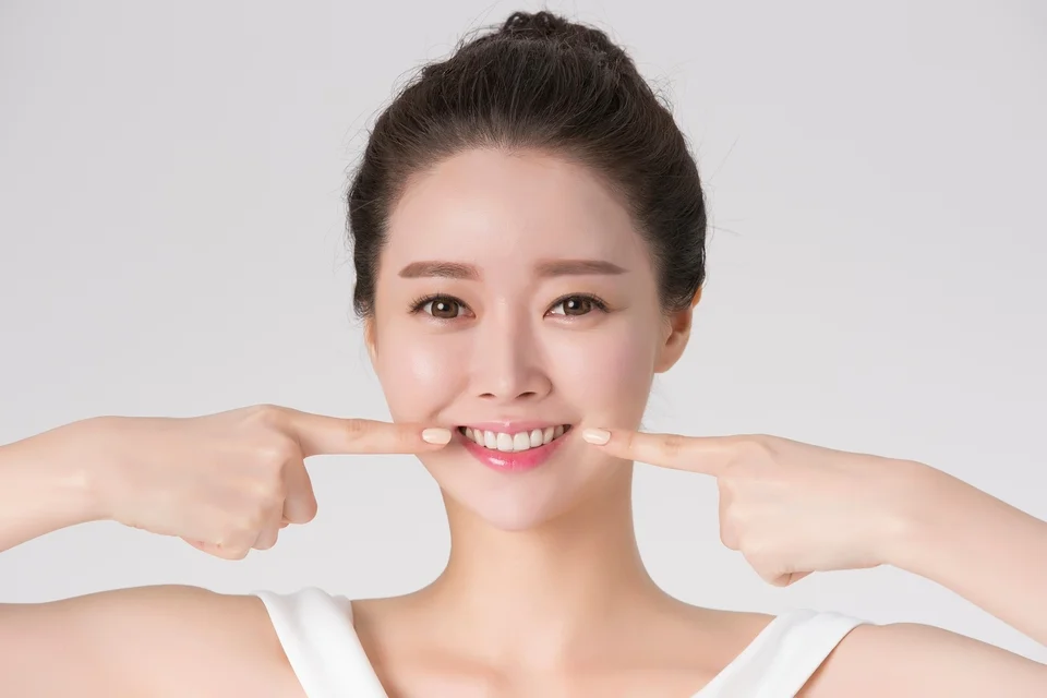 門牙做牙橋前要知道的4件事:外觀、實用性與價格一次看懂!