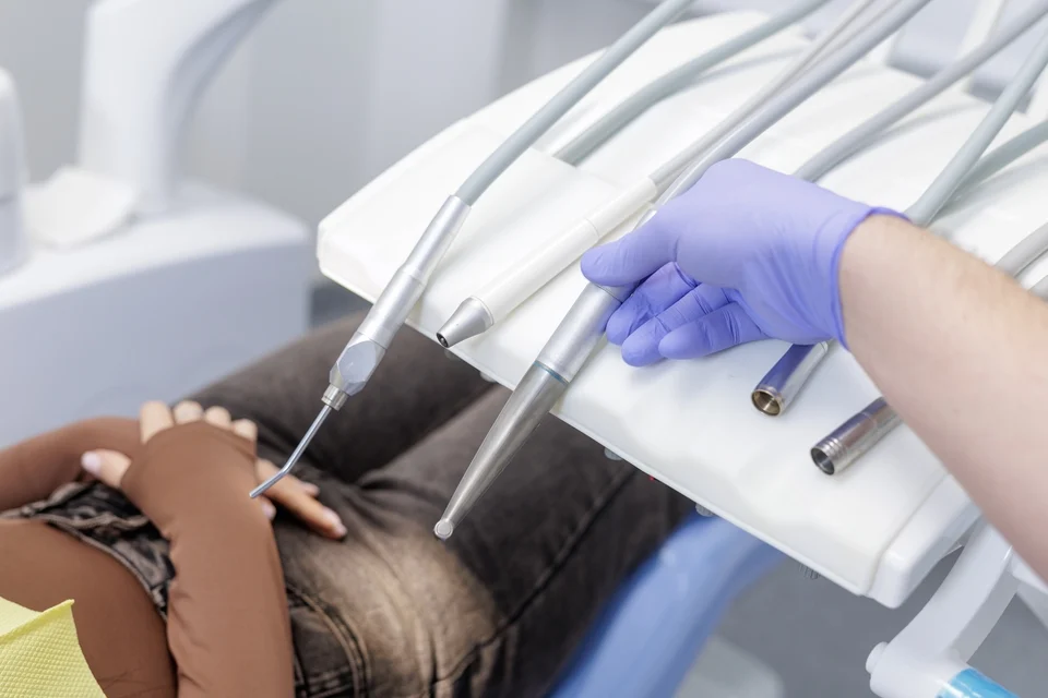 【拆牙橋懶人包】拆牙橋過程要多久?會傷真牙嗎?2026拆牙橋收費行情公開